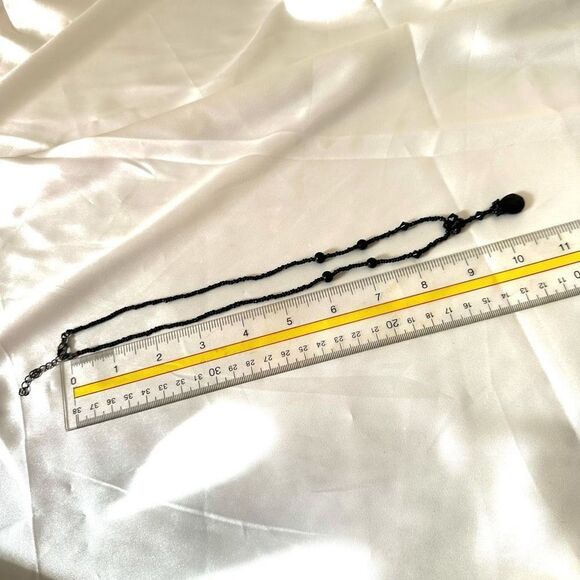 Black beaded teardrop pendant necklace - Picture 8 of 8